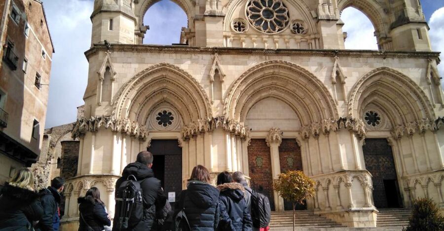 Madrid:Full Day Trip to Cuenca, Cathedral and Hanging Houses - Plaza Mayor free time: lunch where the tour puts you for a reason