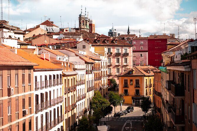 Madrid’s History, Bites & Sips – An Intimate Tour Since 2018 - Plaza Mayor: Madrid’s Main Square, Explained Without the Boring Part