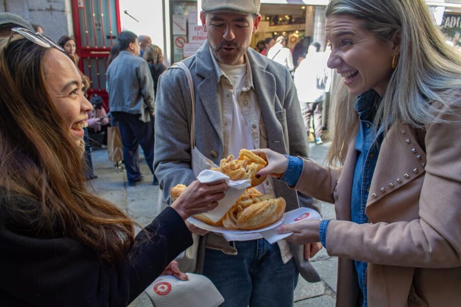 Madrid's Iconic Tapas, Taverns & History Experience - What you actually taste: ham, mushrooms, and Gambas al Ajillo