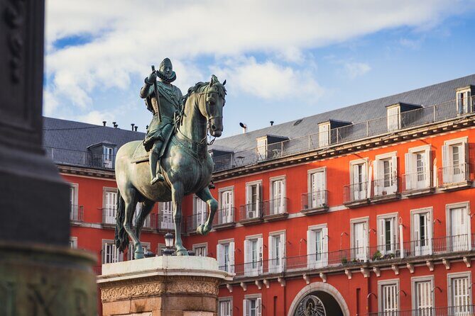 Medieval Madrid: Discover Legends & History - Plaza Mayor: the pulse of old Madrid