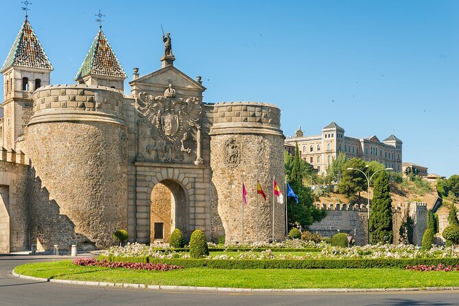 Medieval Toledo: The Knight of Three Cultures Exploration Game - Museo del Greco and Mariano Zamorano Swords: art and craft breaks