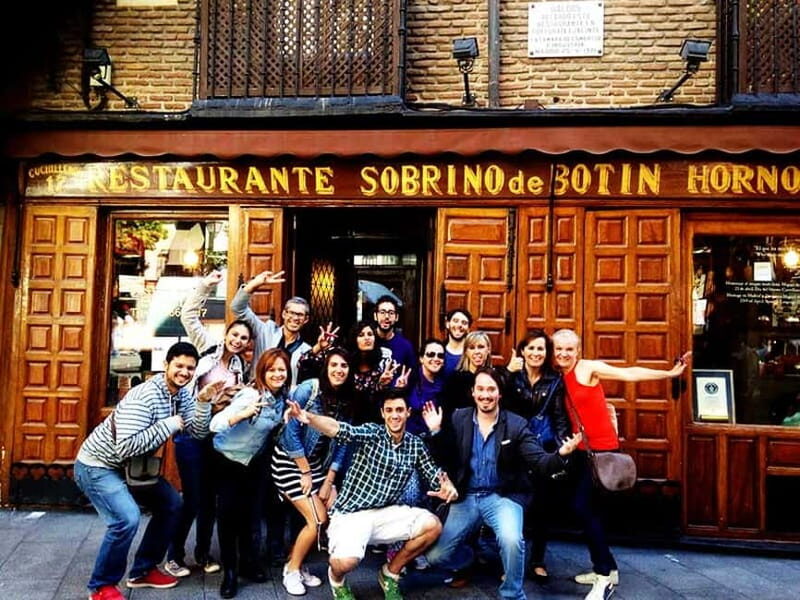 Mysteries & Tapas Tour in Madrid + Pub Crawl - Puerta del Sol: the easiest start for a night-out Madrid plan