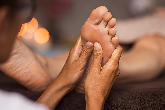 Pamper your feet with foot bath and reflexology massage - Key things that make it worth your hour