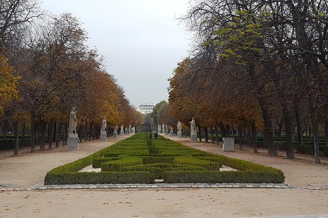 Prado Museum and Retiro Park Private Guided Tour - Group Size and Private Guide Attention
