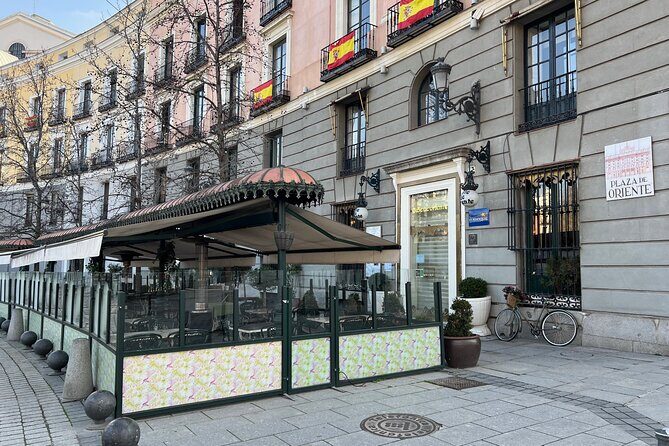 Prado Museum and Royal Palace Private Tour in Madrid - Calle Mayor crossing: a quick taste of classic Madrid street life