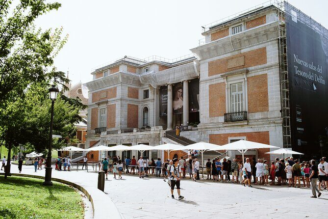 Prado Museum Tour & Lunch at the Oldest Restaurant in the World - Entering the Prado Museum at the right moment
