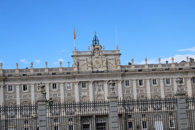 Premium Tour Royal Palace of Madrid : expert guide + no normal queue - How the 2-hour pace works (and how to avoid feeling rushed)