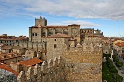 Private 3-hour Walking Tour of Avila with official tour guide - The Walls of Ávila: Your Main Storyline