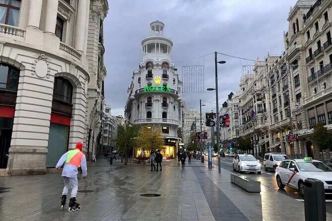 Private Half-Day Guided Tour of Madrid: 2H by private vehicle & 2H walking - Almudena Cathedral: modern architecture with real history talk