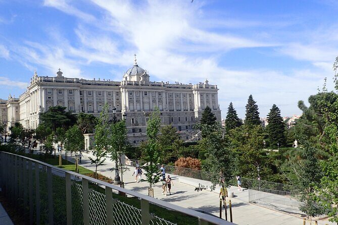 Private Madrid City Tour | Regular Bike/E-Bike | Groups from 32€ - Price and value: what you’re paying for (and why it can be worth it)