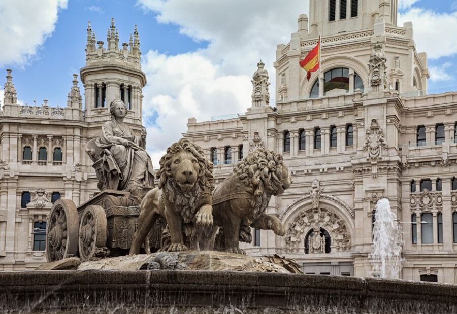 Private Madrid Highlights Walking Tour - Plaza de Oriente: where the Royal Palace area starts to make sense