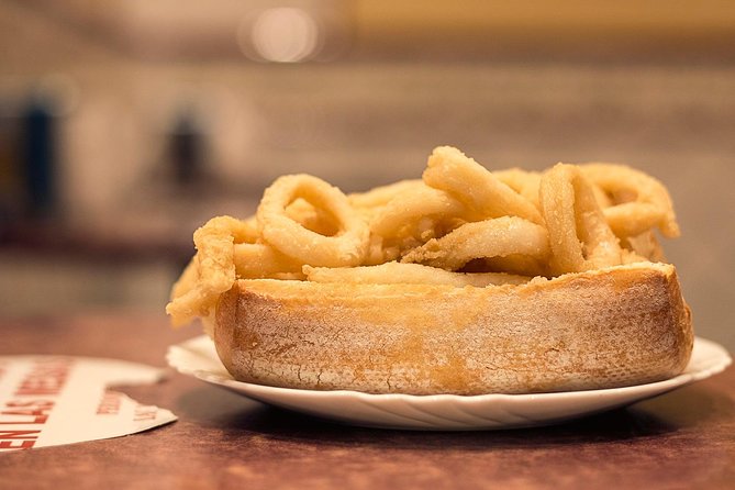 Private: Madrid Historic Centre Food Tour with 10+ Authentic - Chocolatería San Ginés: a quick café moment in a classic passageway