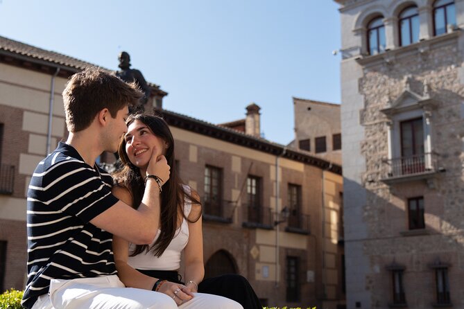 Private Photo Session Tour for Couples in Madrid - A Private Couple Photo Session That Actually Feels Like Madrid