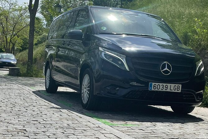 Private Shuttle Transfer from City Centre to Airport - Cars, Comfort, and Luggage Space for Up to 6