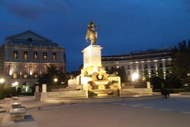 Private Tapas Tour (Only your group will participate) - Plaza de la Villa and the Oldest Restaurant in the World