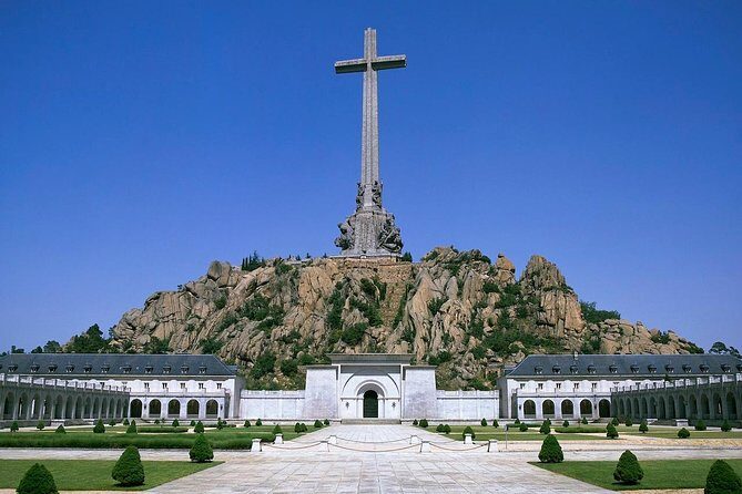 Private Tour El Escorial and The Valley of the Fallen from Madrid - A private 5-hour Escorial and Valley of the Fallen plan from Madrid