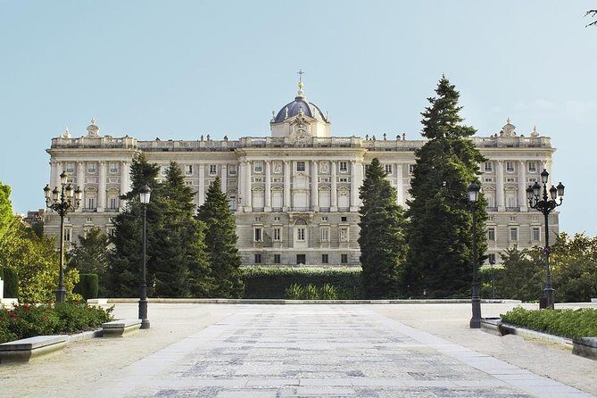 Private Tour: Madrid Walking Tour of Los Austrias - Iglesia de San Nicolás de los Servitas: Oldest Church, Big Bell Tower