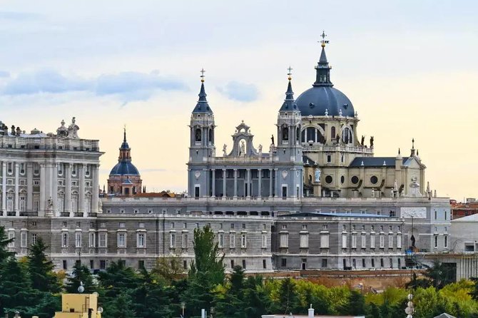 Private tour of the Royal Palace of Madrid - Royal Palace of Madrid: how your 90-minute visit usually plays
