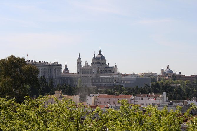 Private tour of the royal palace, private guide, fast entrance and pick up at the hotel. - Why the guide matters more than you think (names worth remembering)