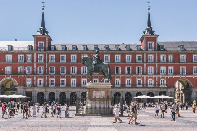 Private Tour Prado Museum & City Tour with Flamenco - Private format and bilingual guiding: good for comfort, worth knowing the trade-offs