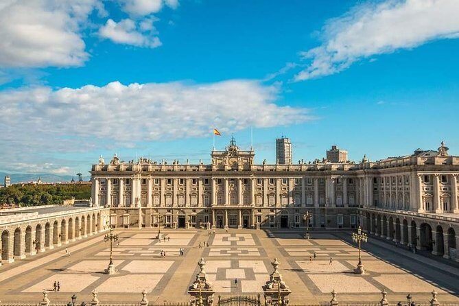 Private Transfer: Madrid to Madrid Airport MAD in Luxury Van - Who this transfer is best for in Madrid
