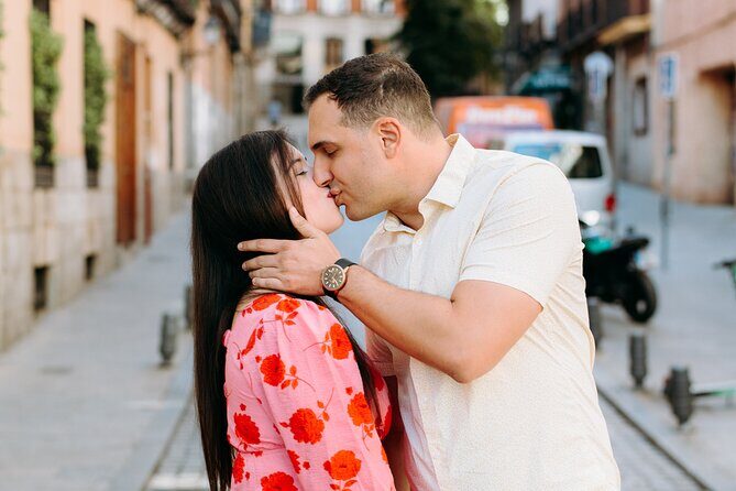 Private Vacation Photoshoot with Photographer in Madrid - What you get back: 45 edited high-resolution photos in four days
