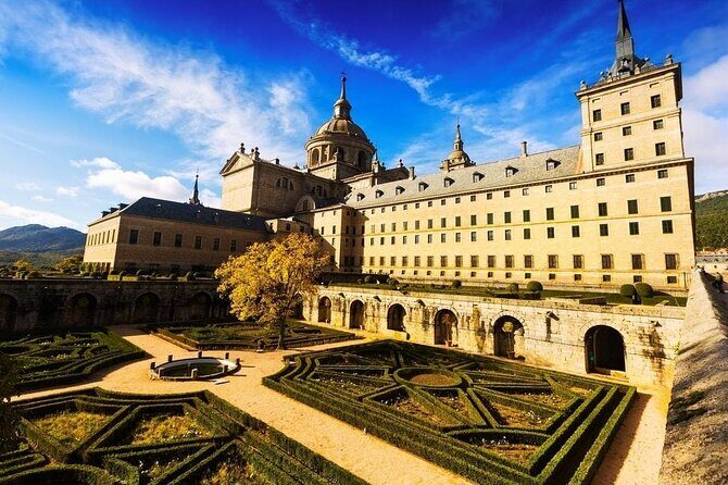 Private VIP visit El Escorial Palace, Monastery, Villa & Garden - Jardin de los Frailes: Philip II’s garden and the best angles