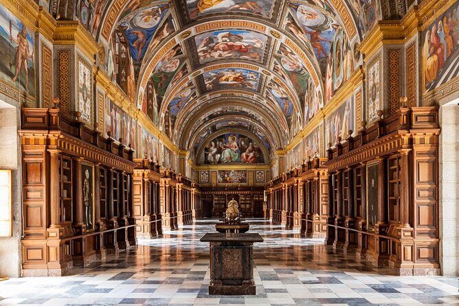 Private VIP visit El Escorial Palace, Monastery, Villa & Garden - Palacio de los Austrias: royal summer life with Philip II ties