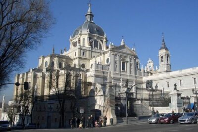 Private walking tour Madrid: Secrets and must - Stop 1: Plaza Mayor, Madrid’s historic heart