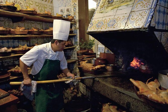 Private walking Tour: The oldest taverns of Madrid - Taverns as a street-level history lesson