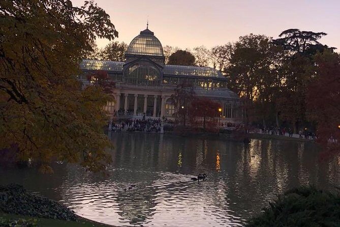 Retiro Park bike tour- Get transported to the XVI century - Riding real Madrid: how to enjoy the crowds and still feel in control