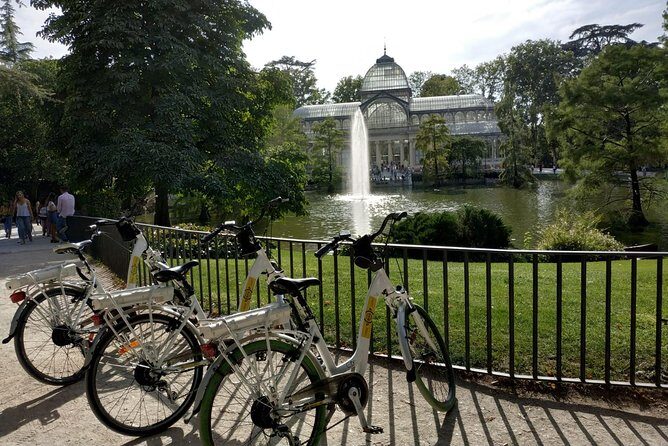 Retiro Park bike tour- Get transported to the XVI century - Plaza de Cibeles: the fountain square that anchors Madrid