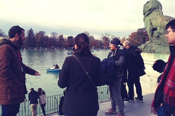 Retiro Park Walking Tour in Madrid - Palacio de Cristal: The Free Courtyard Stop