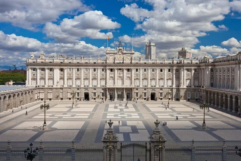 Royal Palace of Madrid: Private tour with entrance included - Sabatini Gardens: Your Guided Walk Plus Personal Time