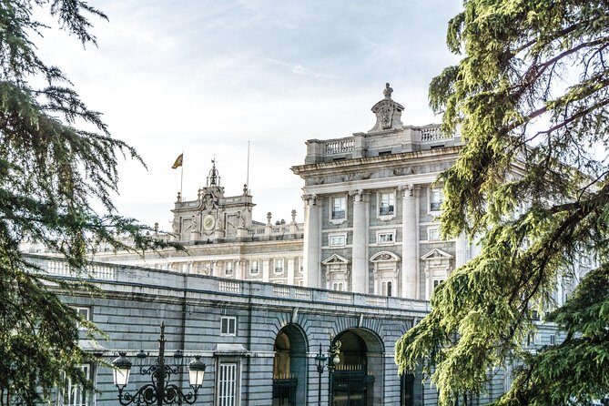 Royal Palace of Madrid Private Tour with Tickets - Guide Energy Matters: Enrique and Sean Are the Names to Watch For