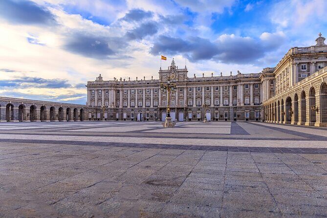 Royal Palace Skip-the-Line Ticket and Guided Tour in Madrid - Art, architecture, and tapestries: what the guide will point out