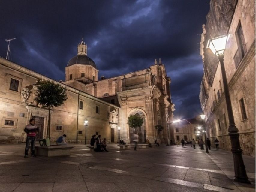Salamanca: Evening Sightseeing Walking Tour - Why Salamanca feels different after the sun goes down