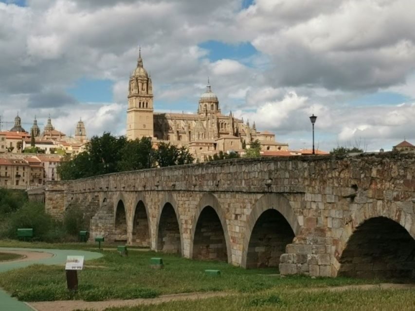 Salamanca: Guided Sightseeing Tour by Bicycle - The Tormes River ride and the Roman Bridge viewpoint