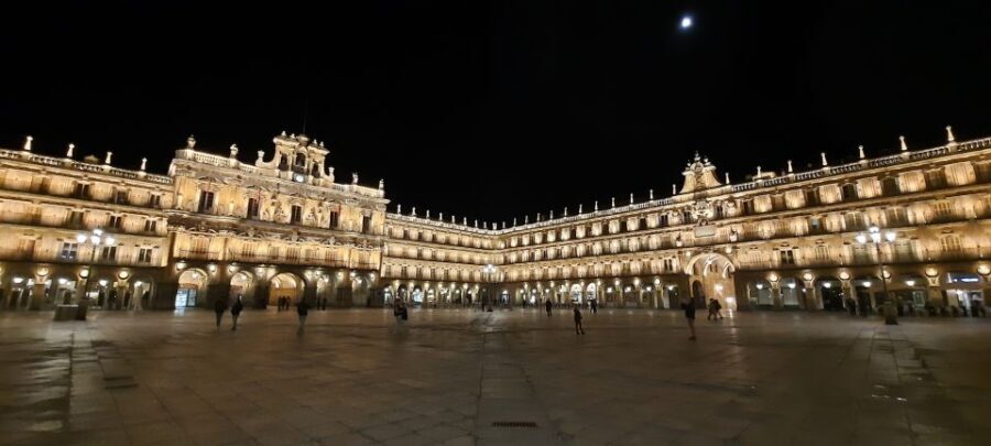 Salamanca: Legends and Stories Private Night Walking Tour - The 90-Minute Private Tour: Value and What You Get