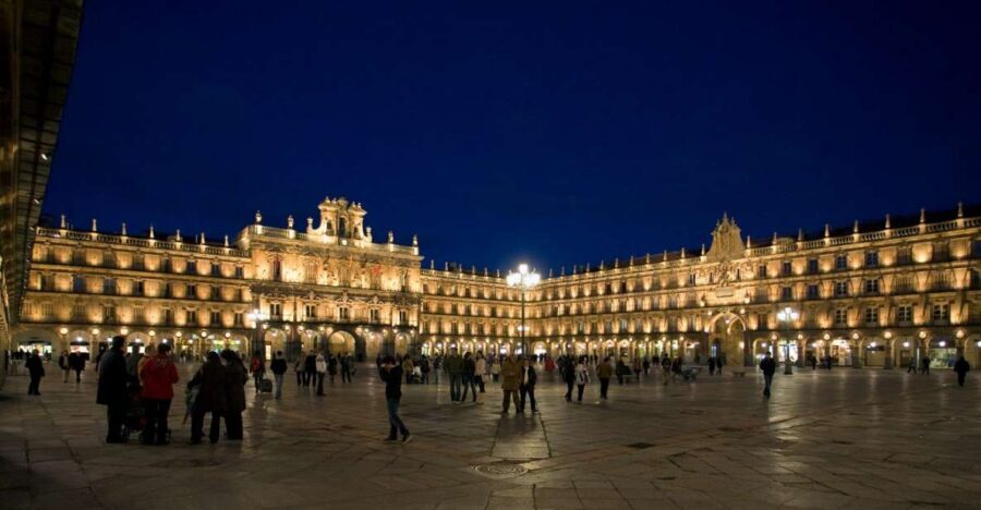 Salamanca: Local Legends Evening Walking Tour in Spanish - Key things you’ll love on this Local Legends evening walk