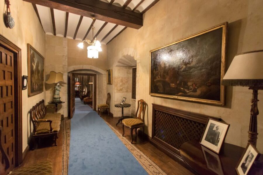 Salamanca: Monterrey Palace Audio-Guided Tour - Who this tour is best for