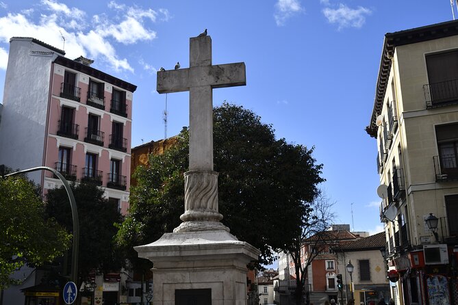 Secrets of Madrid Small Group Tour - Corpus Christi’s unmarked door and the galletas ritual