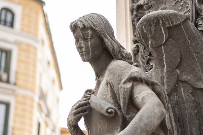 Secrets of Madrid Small Group Tour - The Casa a la Malicia story at Calle de Rollo Fountain