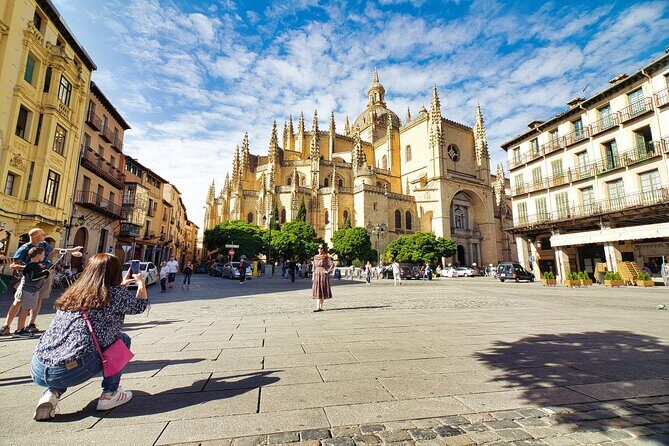 Segovia and Avila Guided Day Trip from Madrid - Avila’s guided walk: exteriors first, then the walls and the big panoramas