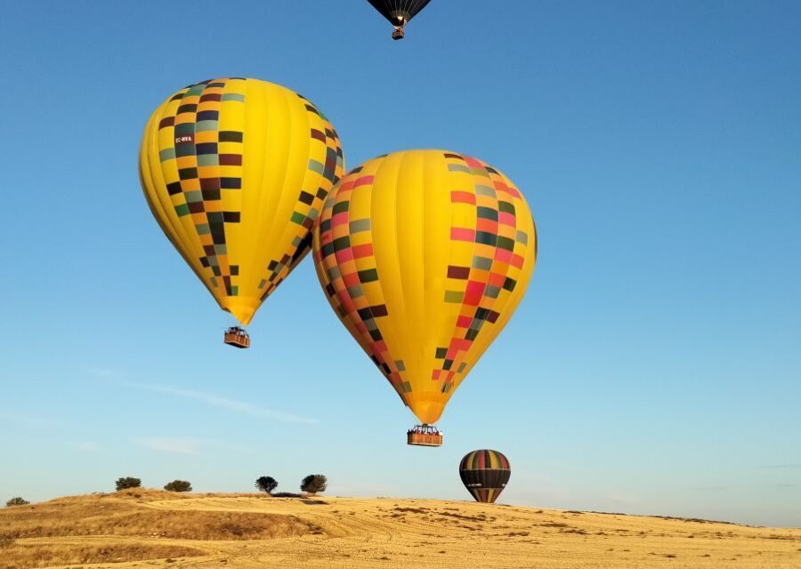 Segovia: Balloon Ride with Transfer Option from Madrid - Pre-flight setup: briefing, inflation, and what the crew actually does