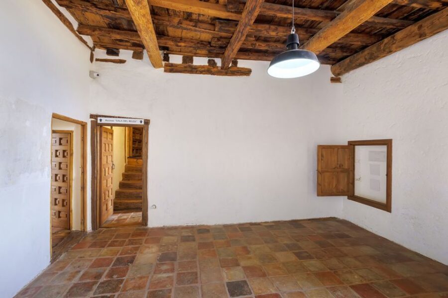 Segovia: Cathedral Tower Guided Tour - The audiovisual room: 3D tower history in about 8 minutes