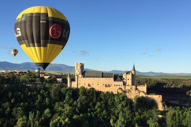 Segovia from the Skies: Sunrise Balloon Ride - Check-in, basket rules, and why shoes matter