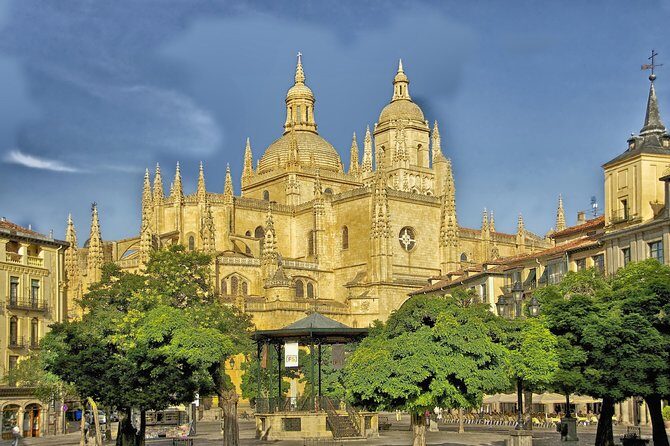Segovia Guided Afternoon Tour from Madrid - Language mix: English, Spanish, and what to expect