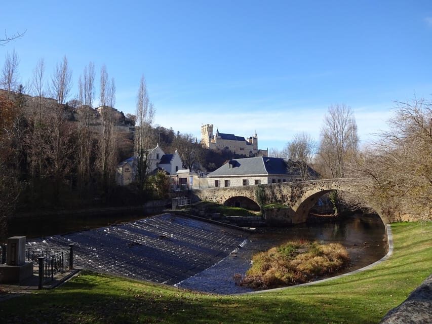 Segovia: guided route on an electric bicycle (ebike) - Mirador del Postigo and the Aqueduct Legend with the Devil Statue