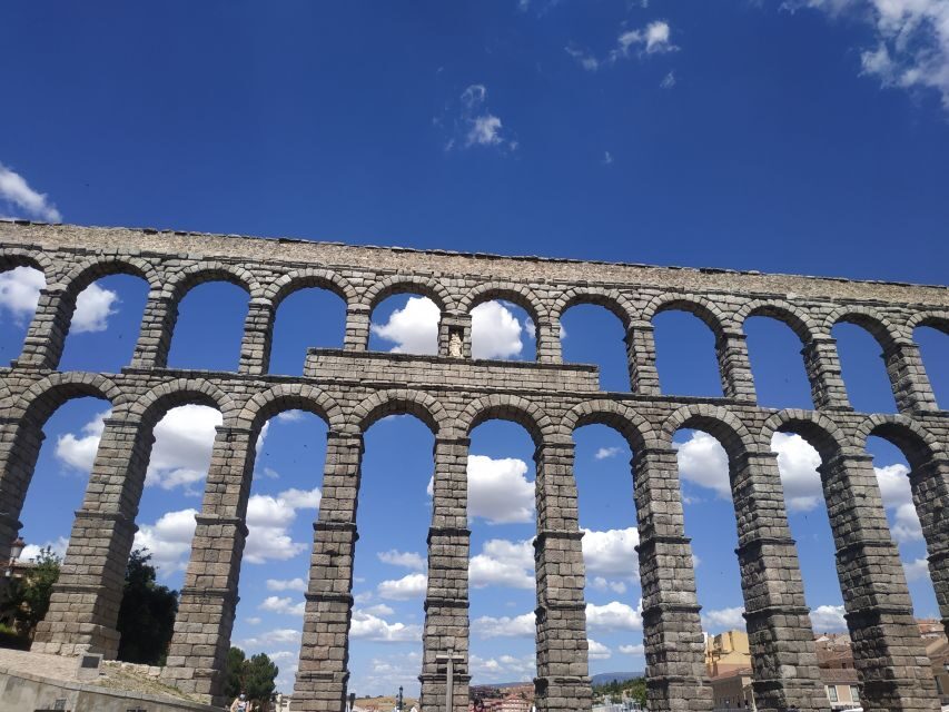 Segovia: Guided Walking Tour with Alcázar Entry - From Plaza del Azoguejo to the Roman Aqueduct